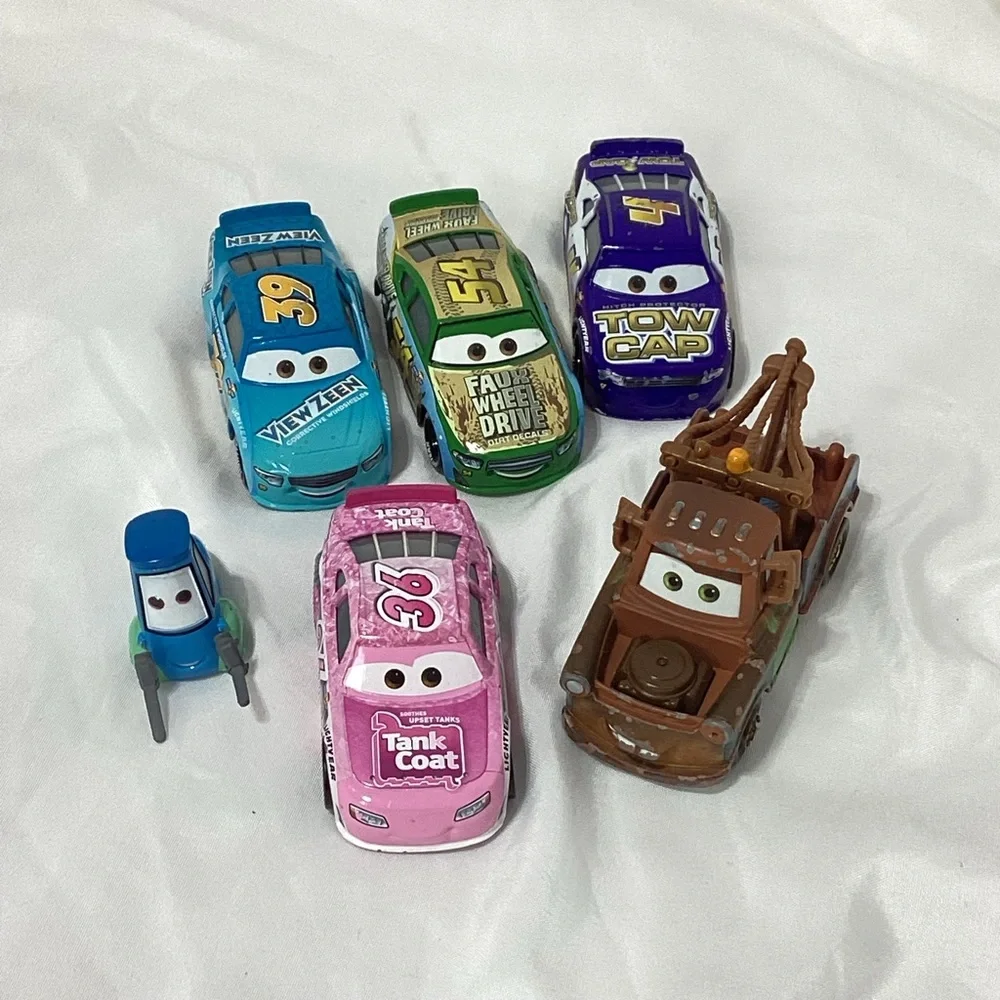 Disney Cars Movie Cars Lot of 7 Lightning McQueen Tank Coat Tow Cap Mater Lot CC - Picture 2 of 10